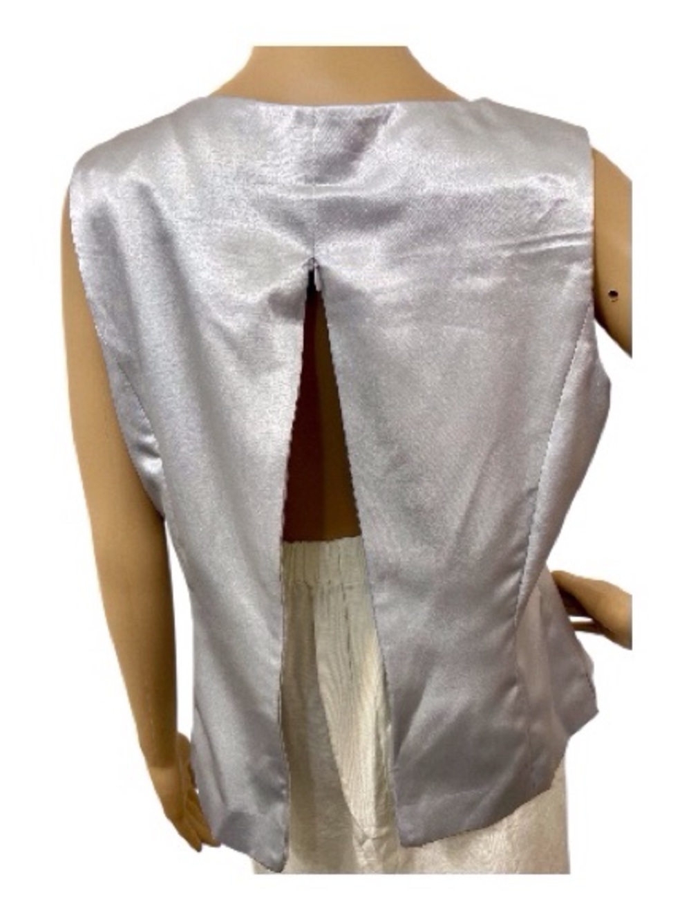 Louise Ricci Women's Silver Sleeveless  Top, size 12. - Picture 5 of 7